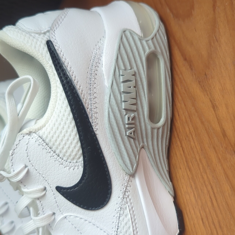 Nike Air Max White and Black Sneakers - Picture 3 of 15